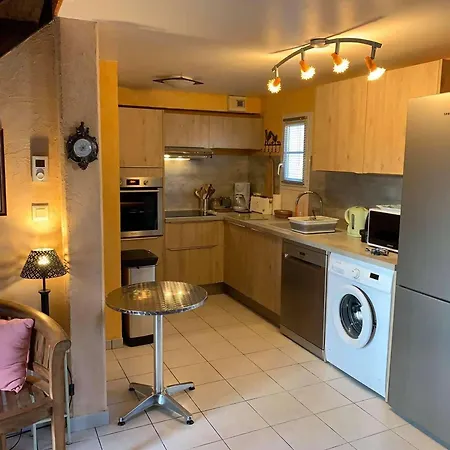 Maison 2 Pieces/mezzanine Avec Jardin Et Piscine, A Deux Pas De La De - Fr-1-246-552 Дом отдыха