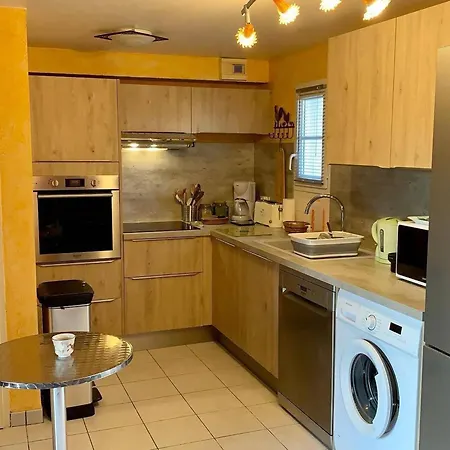 Дом отдыха Maison 2 Pieces/mezzanine Avec Jardin Et Piscine, A Deux Pas De La De - Fr-1-246-552 *