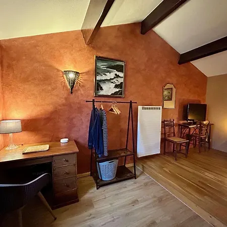 Maison 2 Pieces/mezzanine Avec Jardin Et Piscine, A Deux Pas De La De - Fr-1-246-552 Шатлайон-Плаж