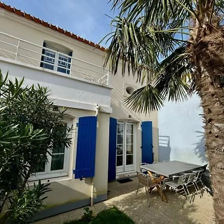 Maison 2 Pieces/mezzanine Avec Jardin Et Piscine, A Deux Pas De La De - Fr-1-246-552 Châtelaillon-Plage